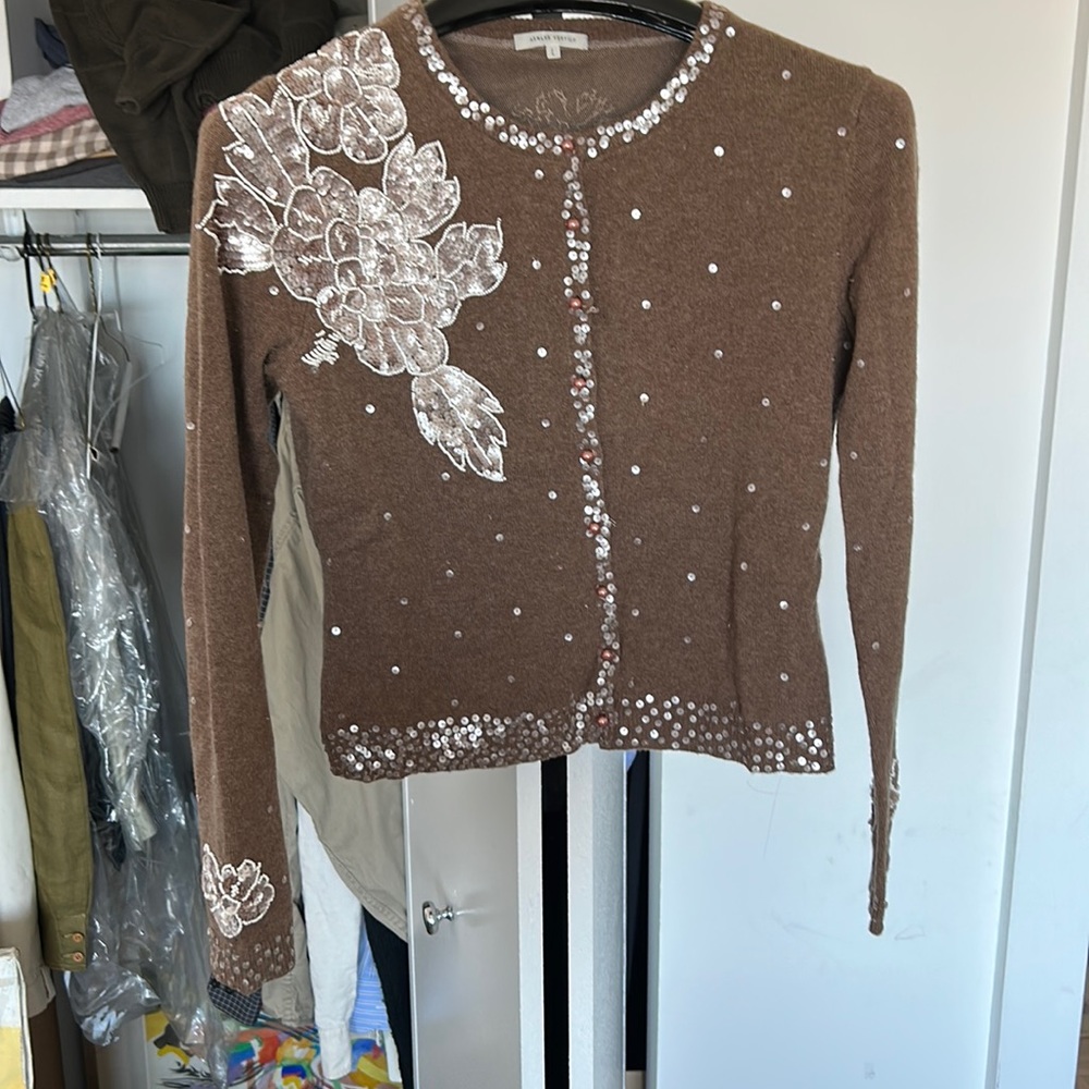 100% cashmere Armand Ventilo absolutely gorgeous sweater